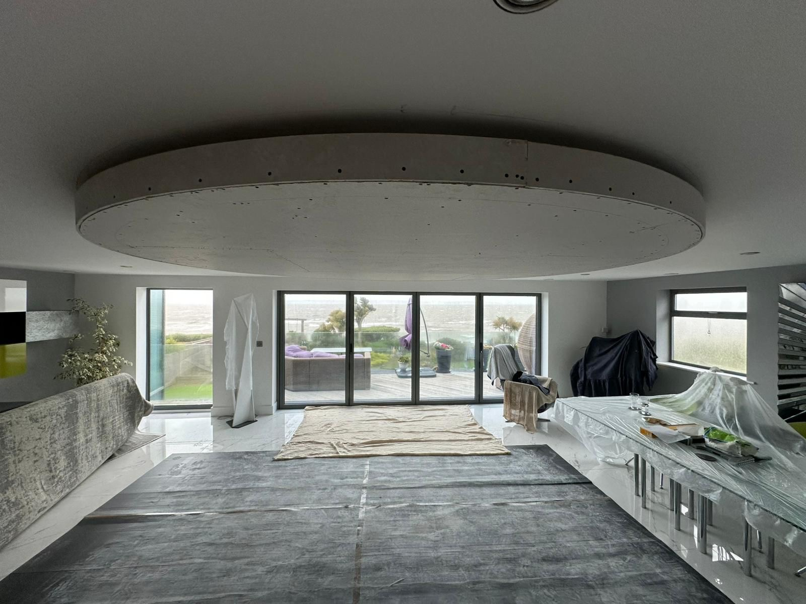 Circular feature ceiling